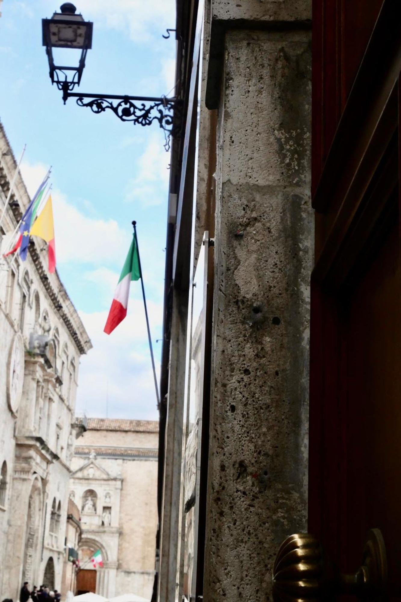 Easy Home - Piazza Del Popolo Ascoli Piceno Esterno foto
